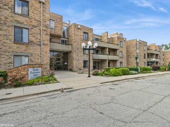 1926 Prairie Sq APT 328, Schaumburg, IL 60173