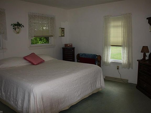 5th image of 616 Ward Dr
