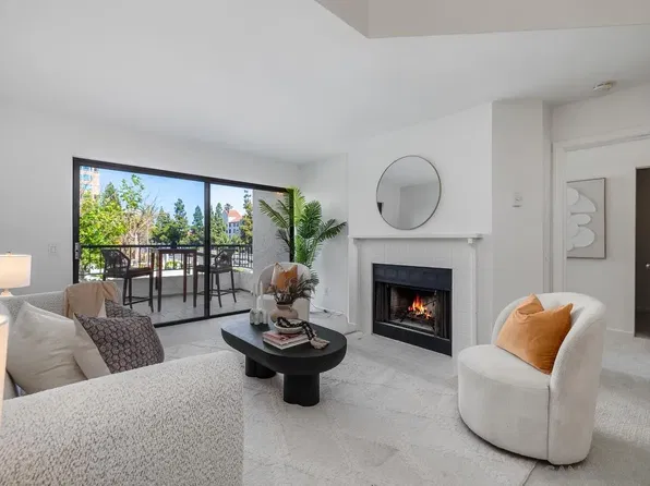 3525 Lebon Dr Unit 302, San Diego, CA 92122