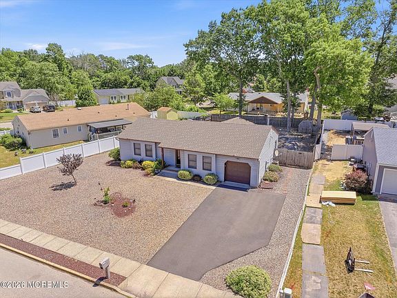 3rd image of 60 Pelican Drive