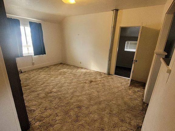3rd image of 215 N 11th St #3