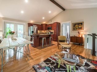 105 Hickory St, Roswell, GA 30075
