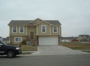649 SW Tisha Ln, Grain Valley, MO 64029