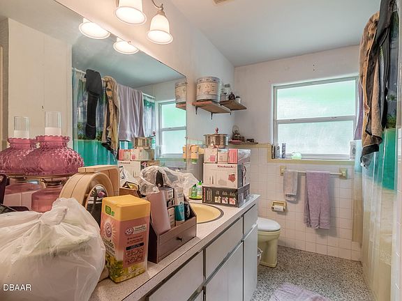 5th image of 490 Patricia Dr