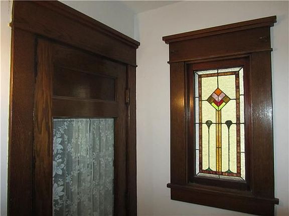 2nd image of 35 Woodette Pl