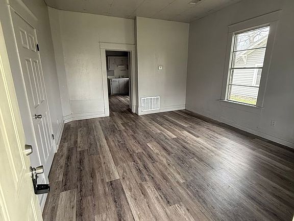 2nd image of 2301 N 29th St