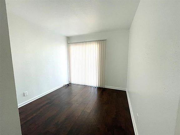 4th image of 2814 S Bartell Dr APT 25