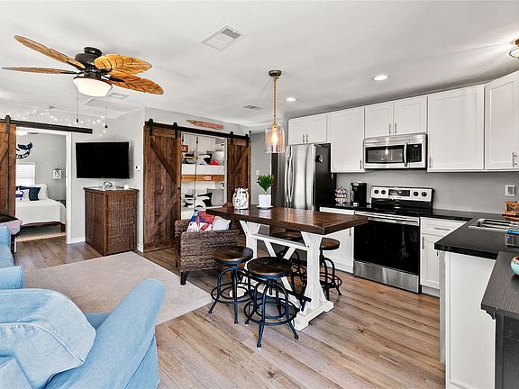 3rd image of 314 Crab St