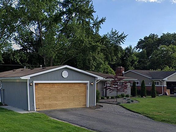 3rd image of 8435 Golf Lane Dr