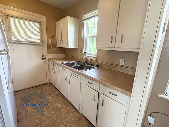 2nd image of 901 E Lion Dr #D