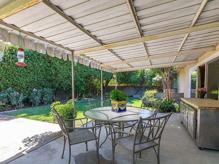6706 Capistrano Ave — Photo 25