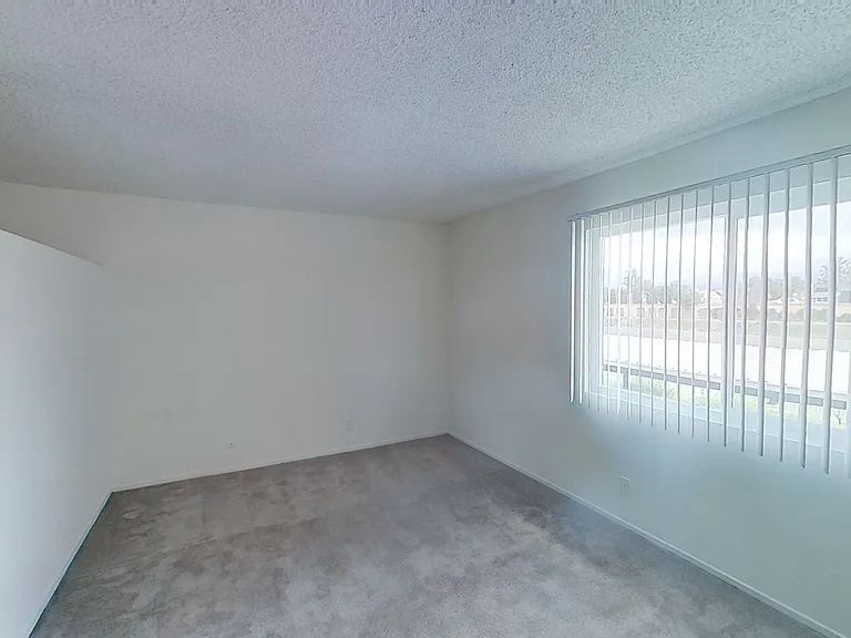 521 N. Tustin Ave — Photo 18