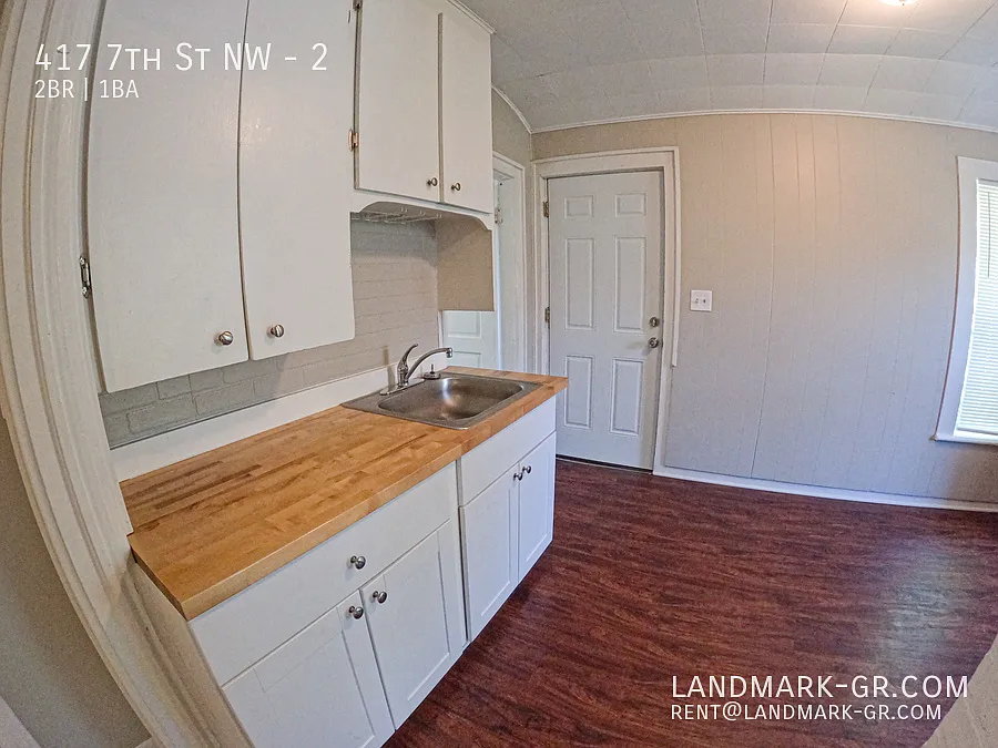 Upgraded 2 Bed / 1 Bath — Photo 3