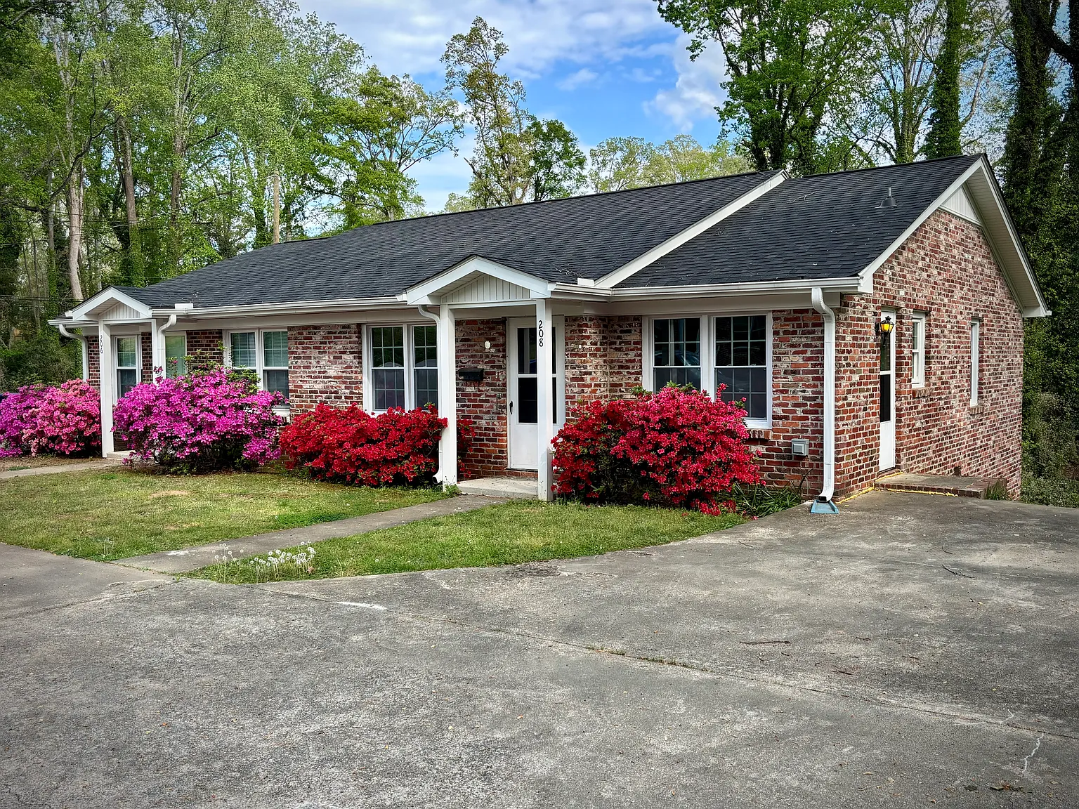2 bed, 975 sqft, $1,400 — Photo 1