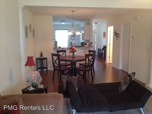 4th image of 202 Sunview Dr
