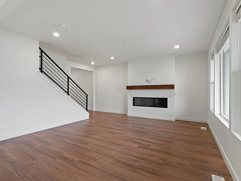 506 W Ascent Dr — Photo 7