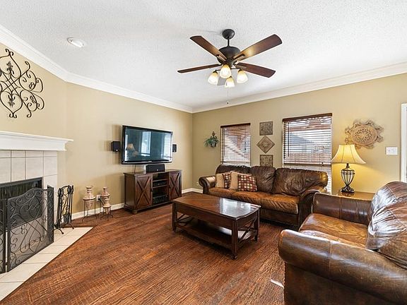 2nd image of 4016 Chelsea Dr