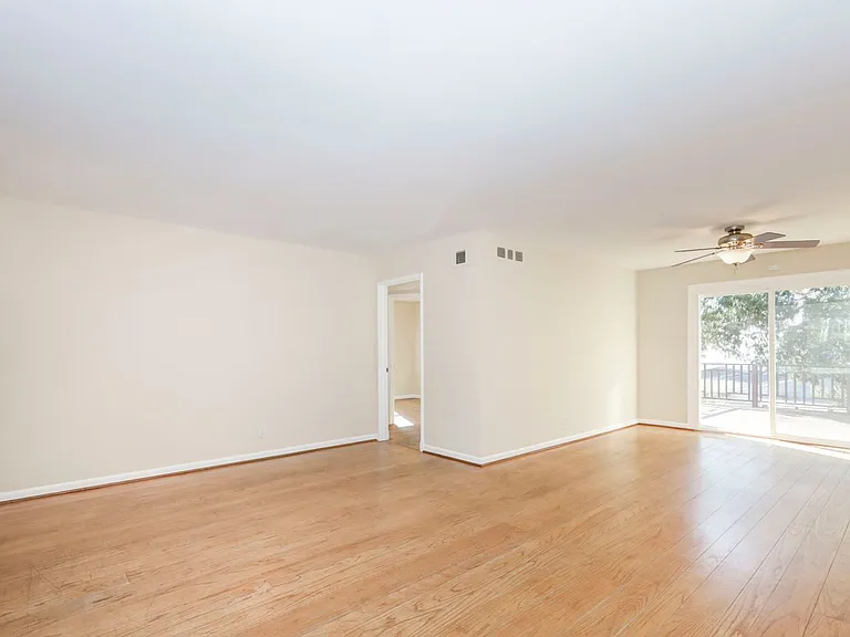 320 La Casa Ave — Photo 5