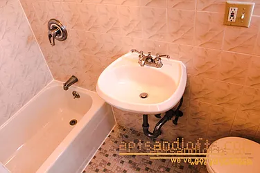 Rented by aptsandlofts.com