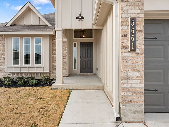 4th image of 5661 Fox Bluff Dr