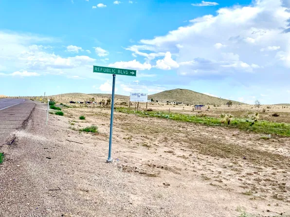 430 E Avenida Del Sol, El Paso, TX 79938