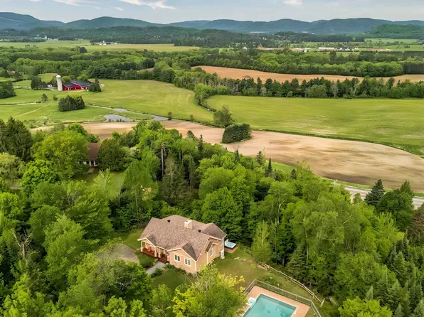 4515 Rue Laonard, Mont Tremblant, QC J8E 2A5