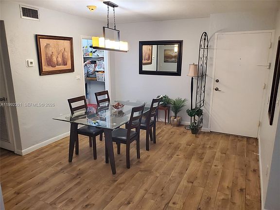 4th image of 1205 Mariposa Ave APT 206