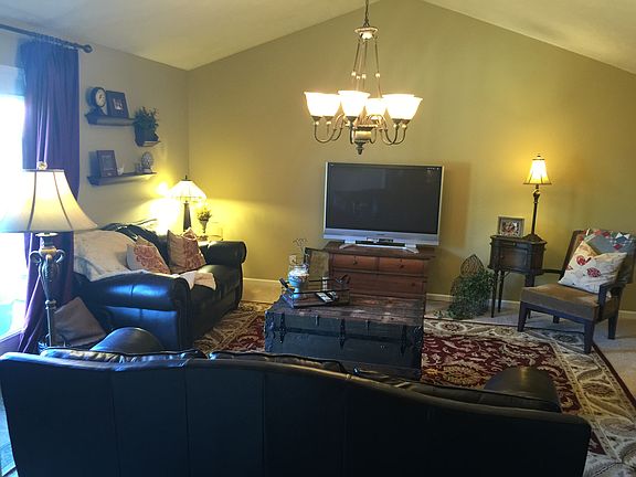 4th image of 4761 Overland Dr