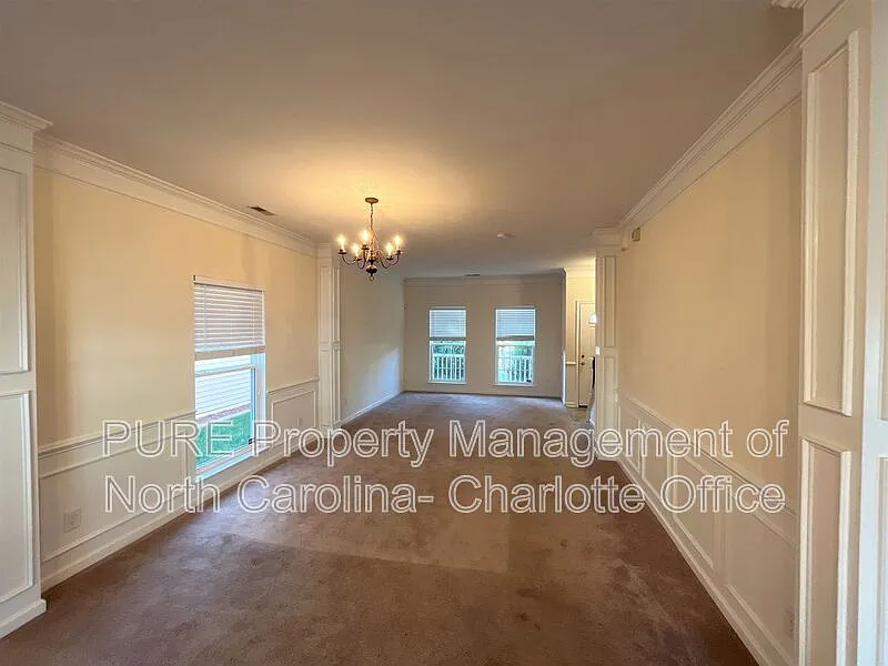 4803 Sunburst Ln