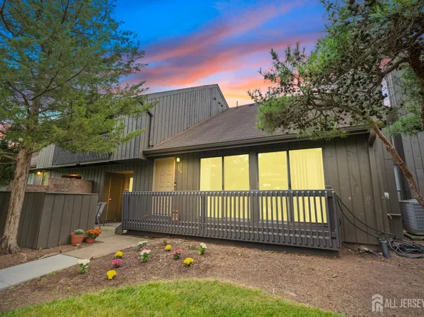 366 Westgate Dr, Edison, NJ 08820