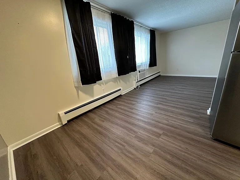 Avalon Apartments — Photo 11