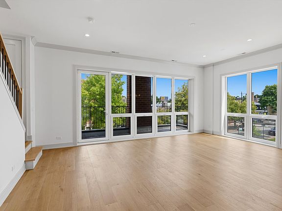 2nd image of 6414 N Francisco Ave