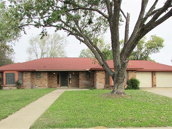 3rd image of 103 Lee Trevino St