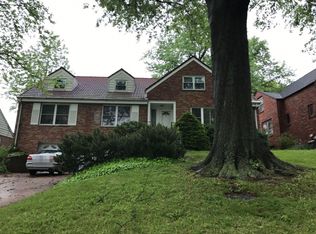 7437 Ravinia Dr, Saint Louis, MO 63121