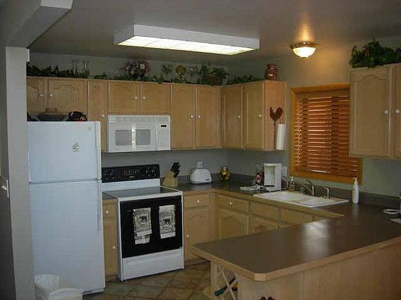4th image of 2210 N MOUNTAIN LION --