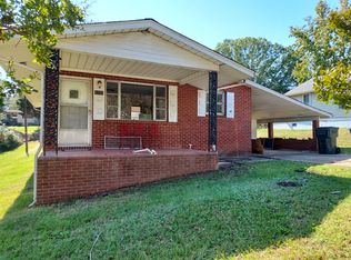 1235 5th Ave SW, Hickory, NC 28602