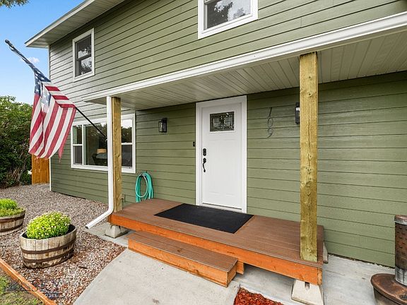 3rd image of 109 Sunrise St