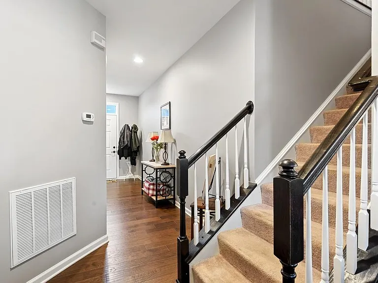 102 Middleby Way — Photo 11
