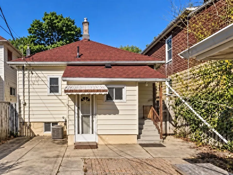1352 Lincoln Rd
