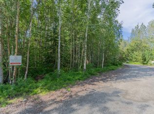901 Sirlin Dr, North Pole, AK 99705