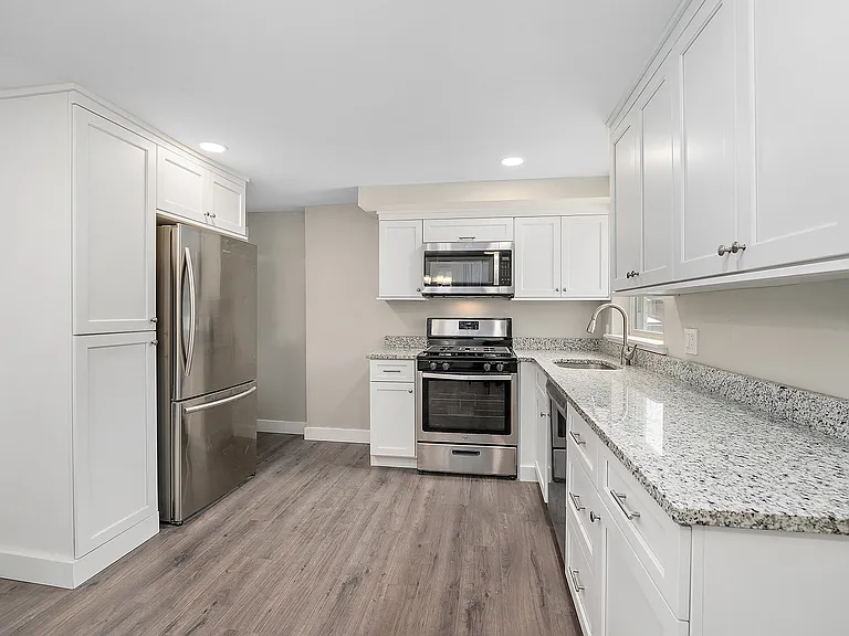 38 Victory Ln — Photo 2