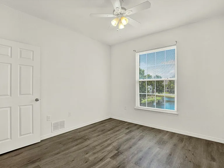 10201 Courtney Palms Blvd #304 — Photo 21
