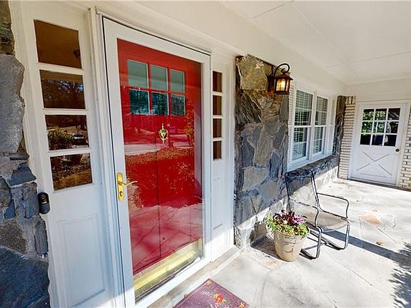 2nd image of 2967 Leafwood Dr SE