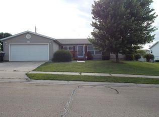 4445 SE Grand Oaks Ave, Topeka, KS 66609