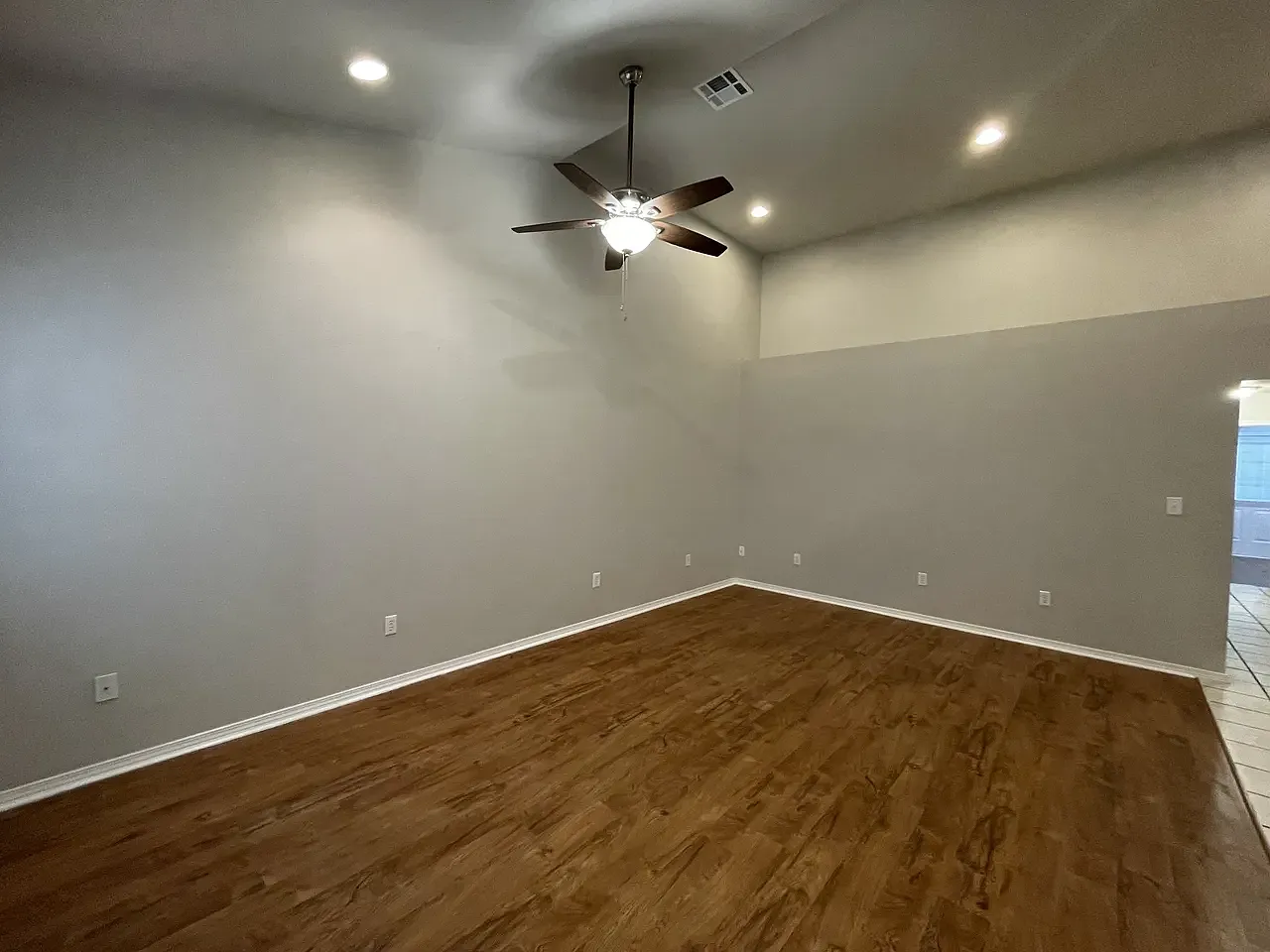 3 bed, 1521 sqft, $1,400 — Photo 2