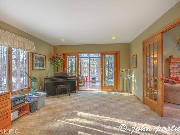 4th image of 1034 Red Coat Ln NE