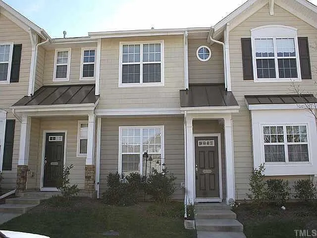 6 Cranbrook Ct — Photo 1