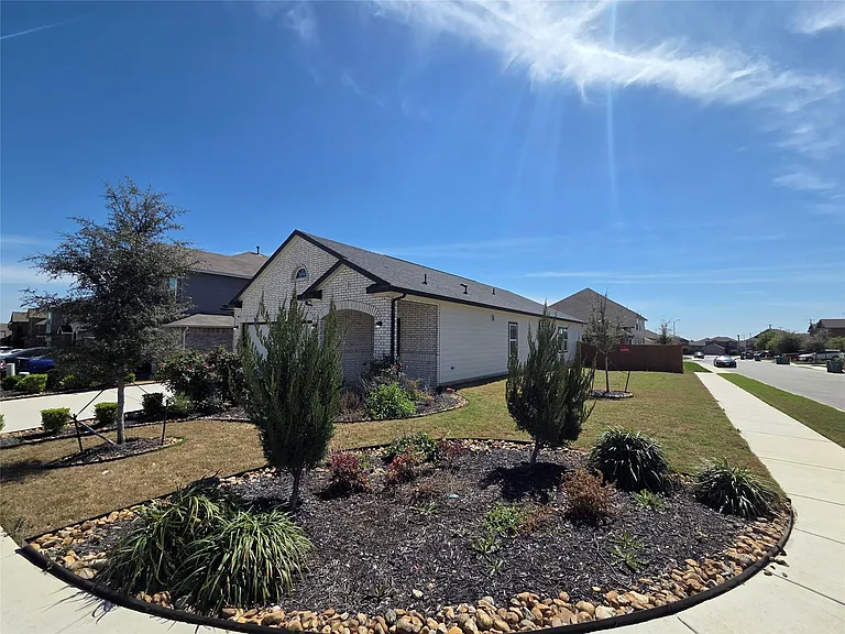 8902 Grand Western — Photo 35