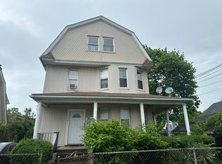 149 Washburn Ave APT 3, Freeport, NY 11520