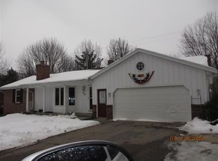 880 92nd St SE, Byron Center, MI 49315